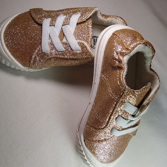 NWOT Wonder Nation size 7 tiny baby sneakers - Glittery Gold - Picture 7 of 7